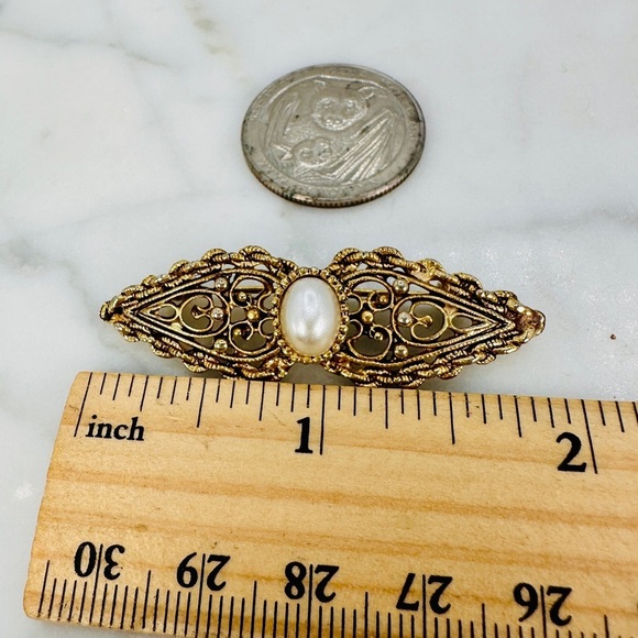 Vintage Filigree Bar Brooch Pin Faux Pearl Gold Tone Romantic Dainty Coquette - Picture 7 of 8